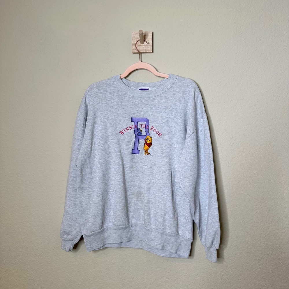 Vintage Winnie the Pooh Embroidered Sweatshirt Gray L/XL Disney 90s Cute Cozy